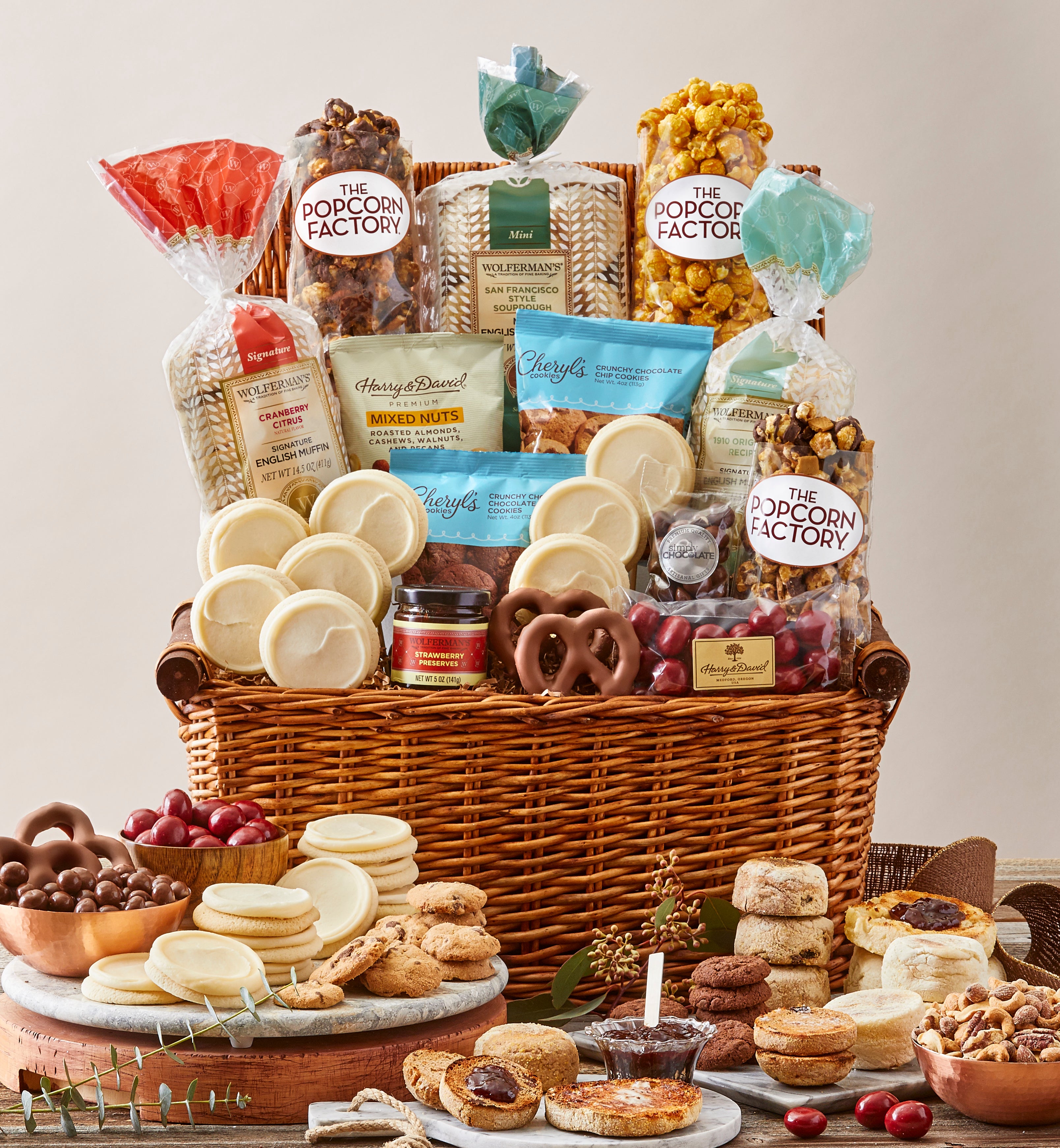 The Signature Collection Gift Basket with Cookies 